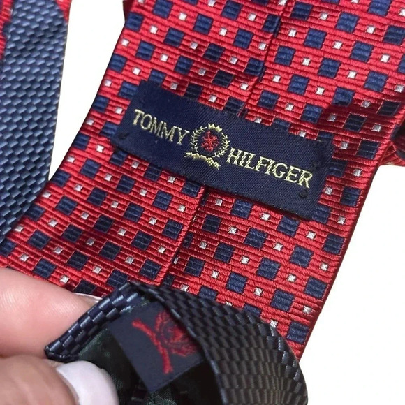 Tommy Hilfiger Men's Red Regular Fit Core Silk Neckties - Picture 5 of 5